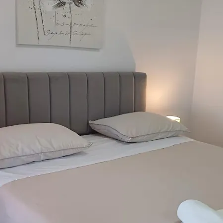 Апартаменти Visnja Задар