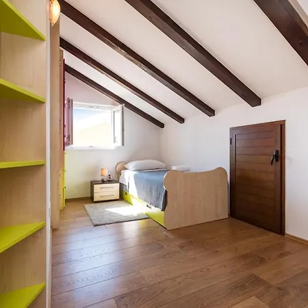 Apartman Visnja *